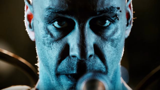 RAMMSTEIN выпустили расширенный трейлер DVD — Rammstein: Paris!