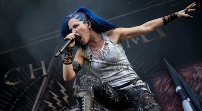 ARCH ENEMY выпустили два видео с нового концертного DVD — As The Stages Burn
