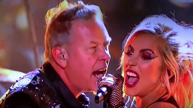 Metallica и Lady Gaga исполнили песню Moth Into Flame на премии Грэмми