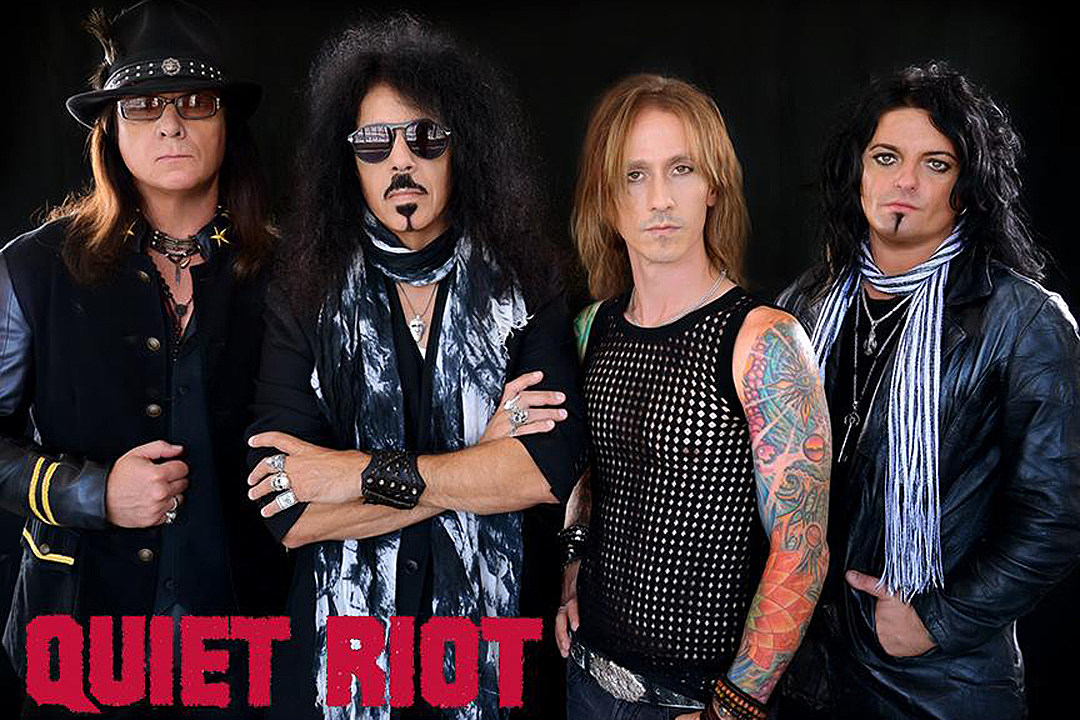 Несколько видео QUIET RIOT с концерта во Флориде