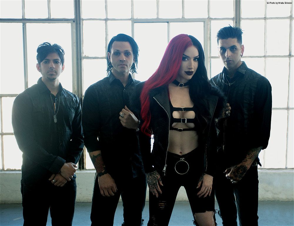 Новый альбом NEW YEARS DAY — Unbreakable (2019)