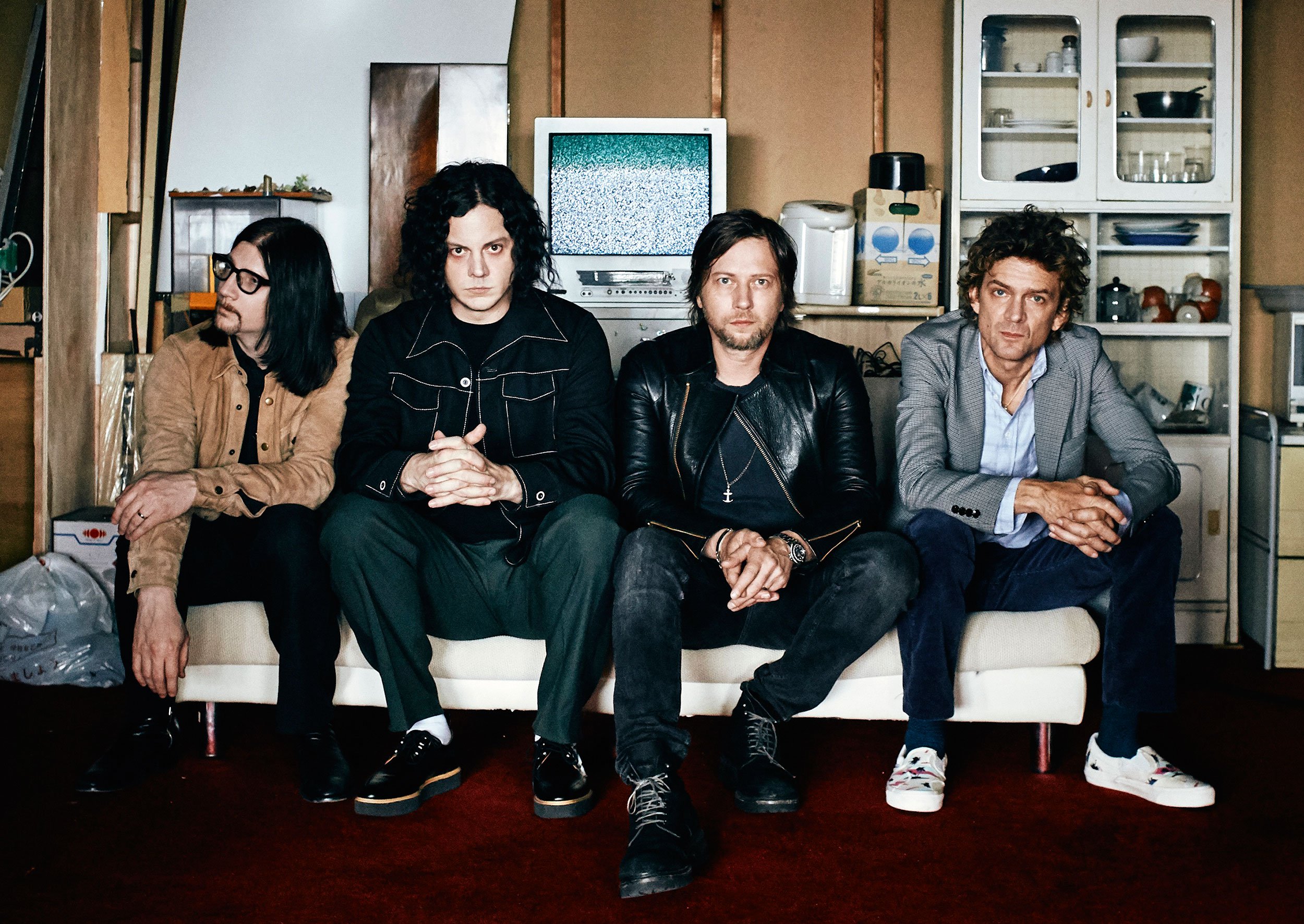 Новый альбом THE RACONTEURS — Help Us Stranger (2019)