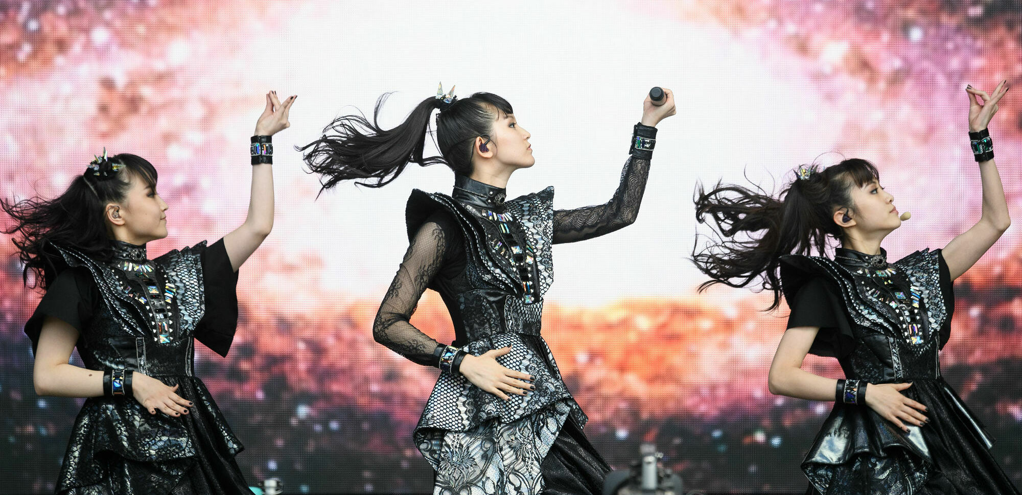 Новый клип BABYMETAL — Shanti Shanti Shanti (2019)