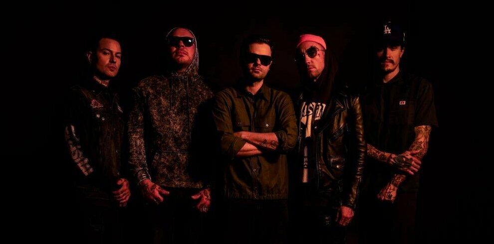 Новое видео HOLLYWOOD UNDEAD — Time Bomb (2019)